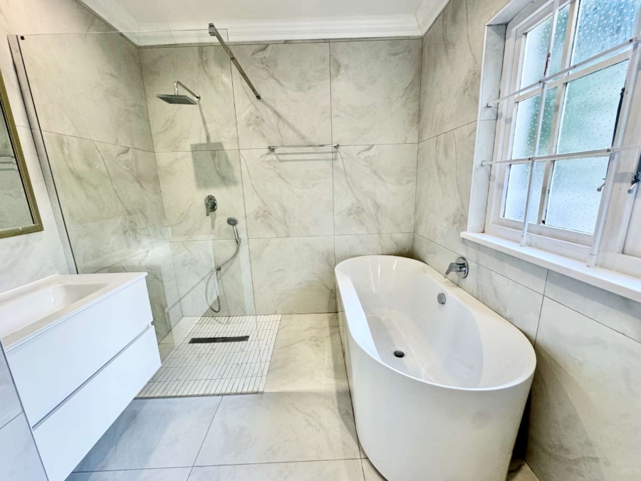 To Let 4 Bedroom Property for Rent in Durban North KwaZulu-Natal