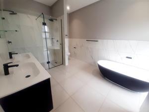 To Let 4 Bedroom Property for Rent in Palm Lakes Estate KwaZulu-Natal