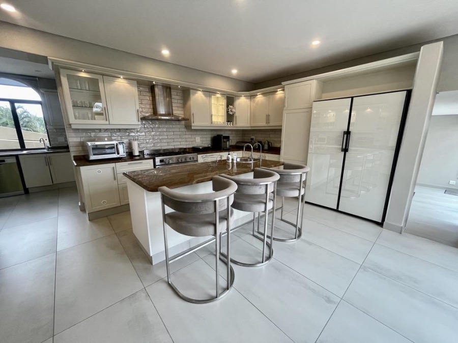 To Let 5 Bedroom Property for Rent in Umhlanga KwaZulu-Natal