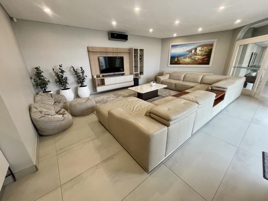 To Let 5 Bedroom Property for Rent in Umhlanga KwaZulu-Natal
