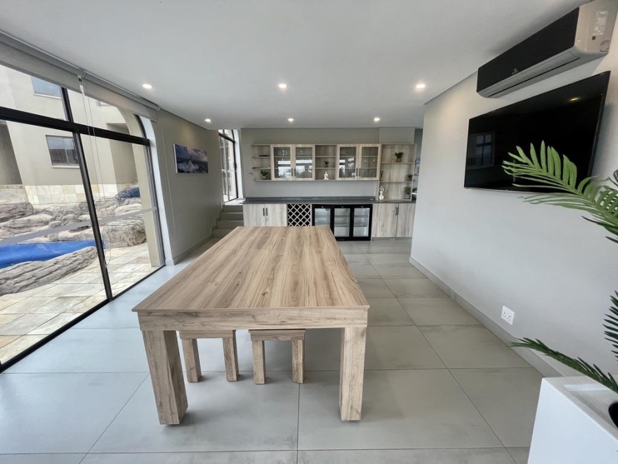 To Let 5 Bedroom Property for Rent in Umhlanga KwaZulu-Natal