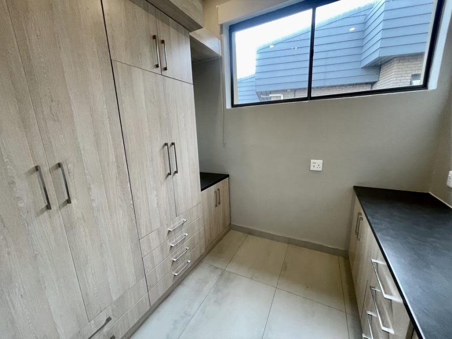 To Let 5 Bedroom Property for Rent in Umhlanga KwaZulu-Natal
