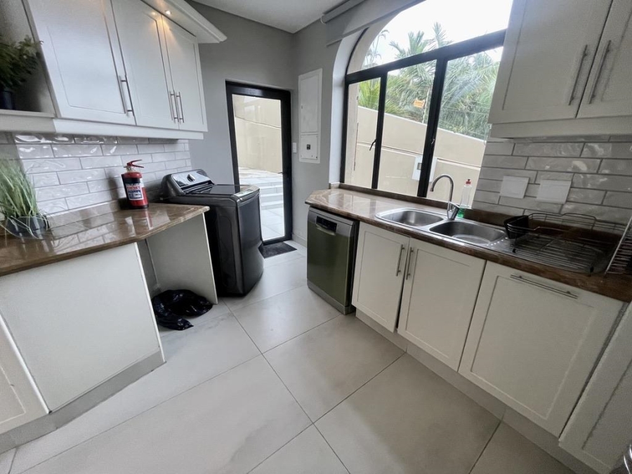 To Let 5 Bedroom Property for Rent in Umhlanga KwaZulu-Natal