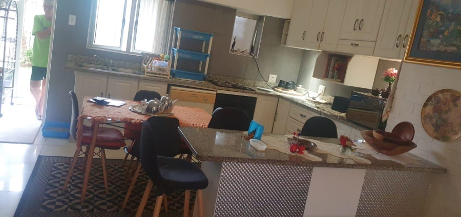 2 Bedroom Property for Sale in Amanzimtoti KwaZulu-Natal