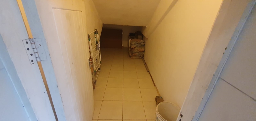 2 Bedroom Property for Sale in Amanzimtoti KwaZulu-Natal