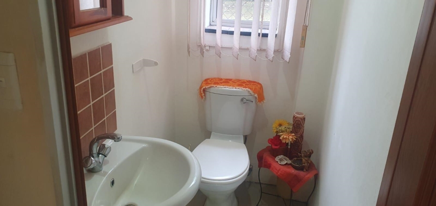 2 Bedroom Property for Sale in Amanzimtoti KwaZulu-Natal