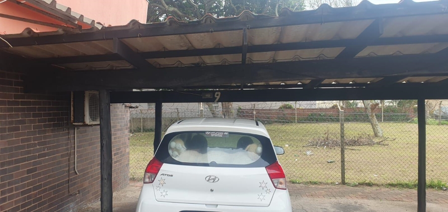 2 Bedroom Property for Sale in Amanzimtoti KwaZulu-Natal
