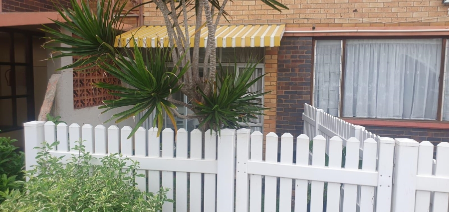 2 Bedroom Property for Sale in Amanzimtoti KwaZulu-Natal