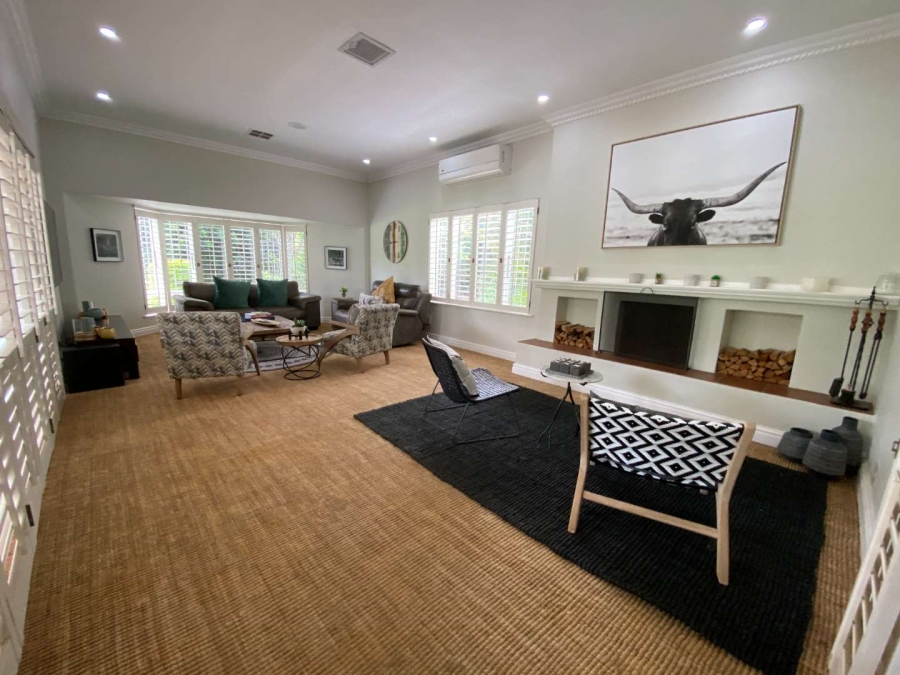 To Let 4 Bedroom Property for Rent in Kloof KwaZulu-Natal