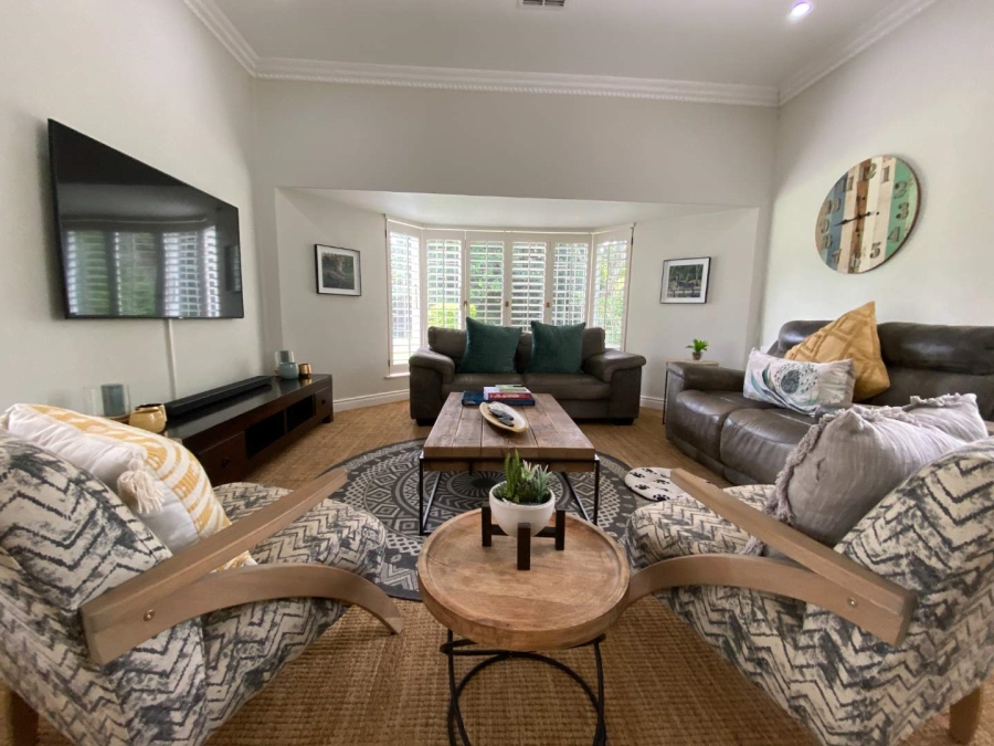 To Let 4 Bedroom Property for Rent in Kloof KwaZulu-Natal