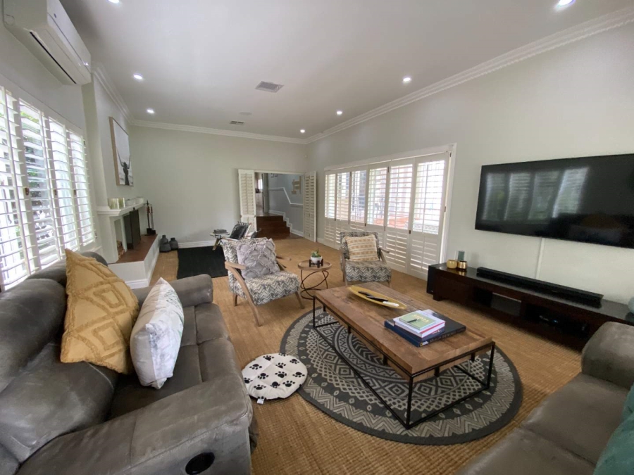 To Let 4 Bedroom Property for Rent in Kloof KwaZulu-Natal