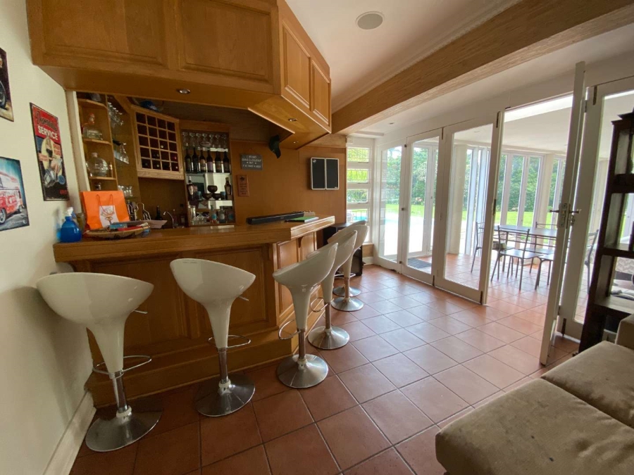 To Let 4 Bedroom Property for Rent in Kloof KwaZulu-Natal