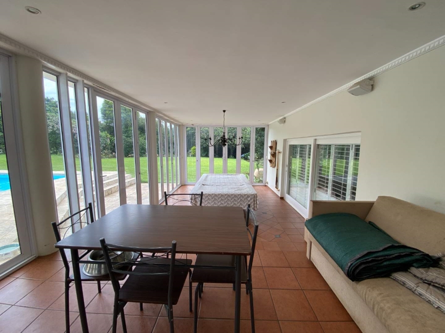 To Let 4 Bedroom Property for Rent in Kloof KwaZulu-Natal