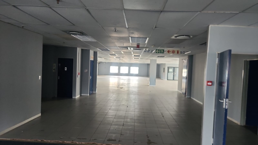 To Let Commercial Property for Rent in Pineside KwaZulu-Natal