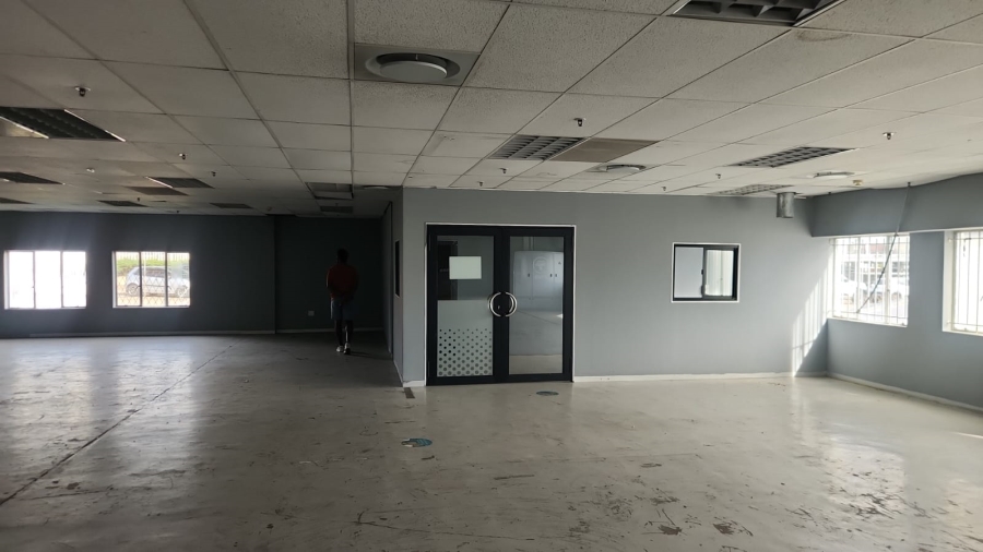 To Let Commercial Property for Rent in Pineside KwaZulu-Natal