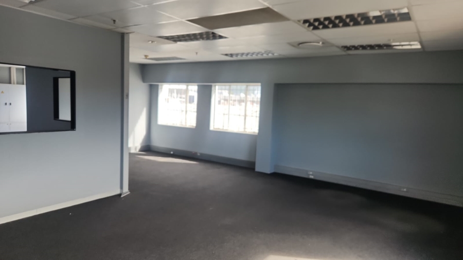 To Let Commercial Property for Rent in Pineside KwaZulu-Natal