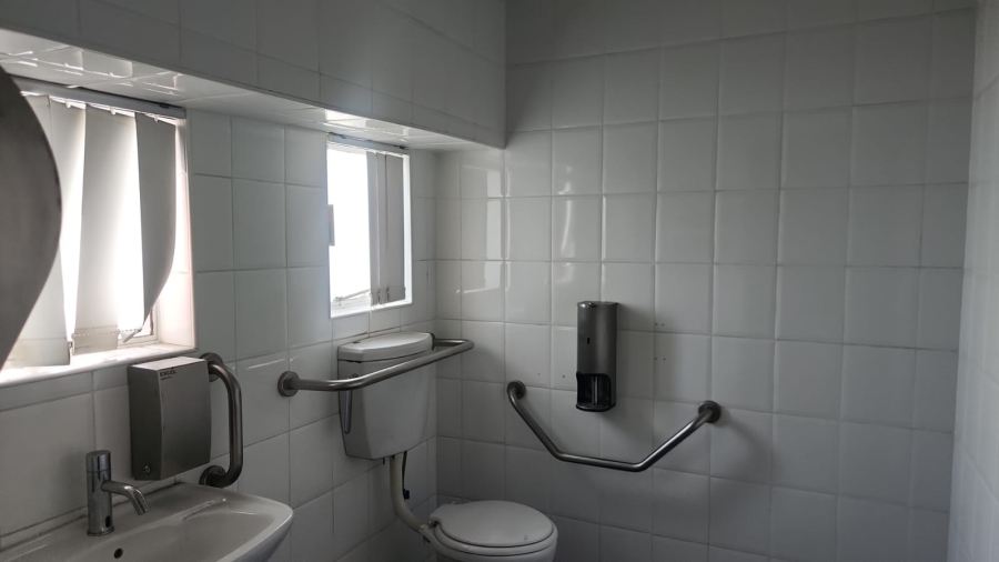 To Let Commercial Property for Rent in Pineside KwaZulu-Natal