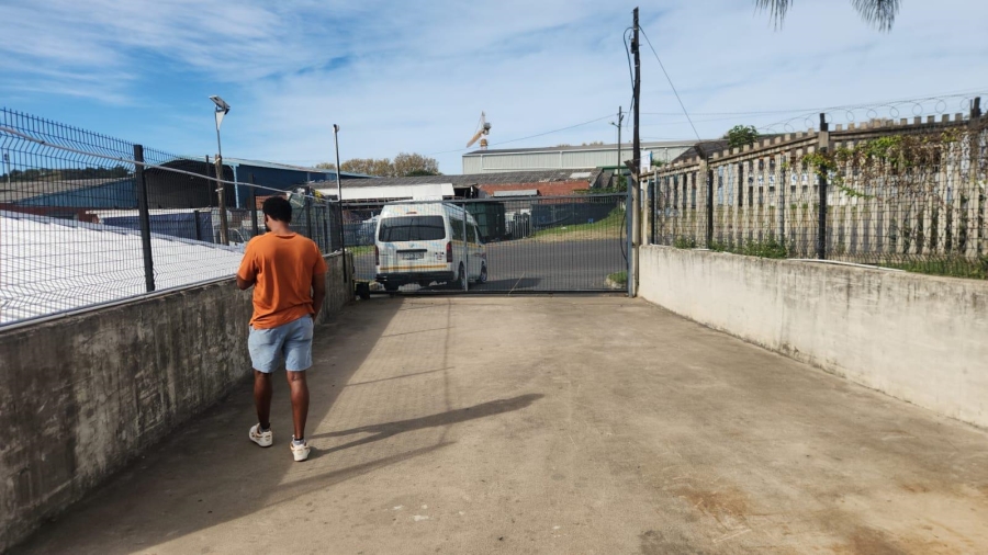 To Let Commercial Property for Rent in Pineside KwaZulu-Natal