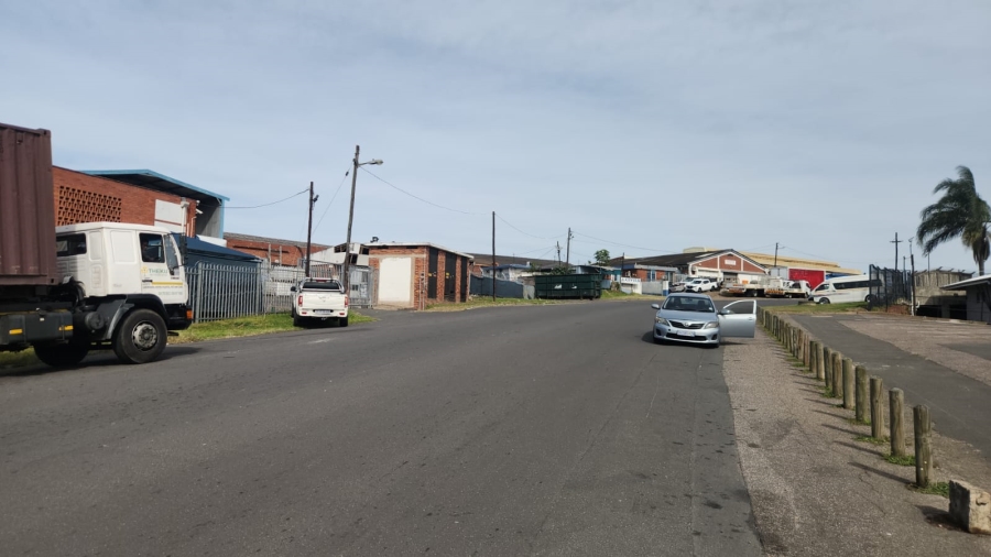 To Let Commercial Property for Rent in Pineside KwaZulu-Natal