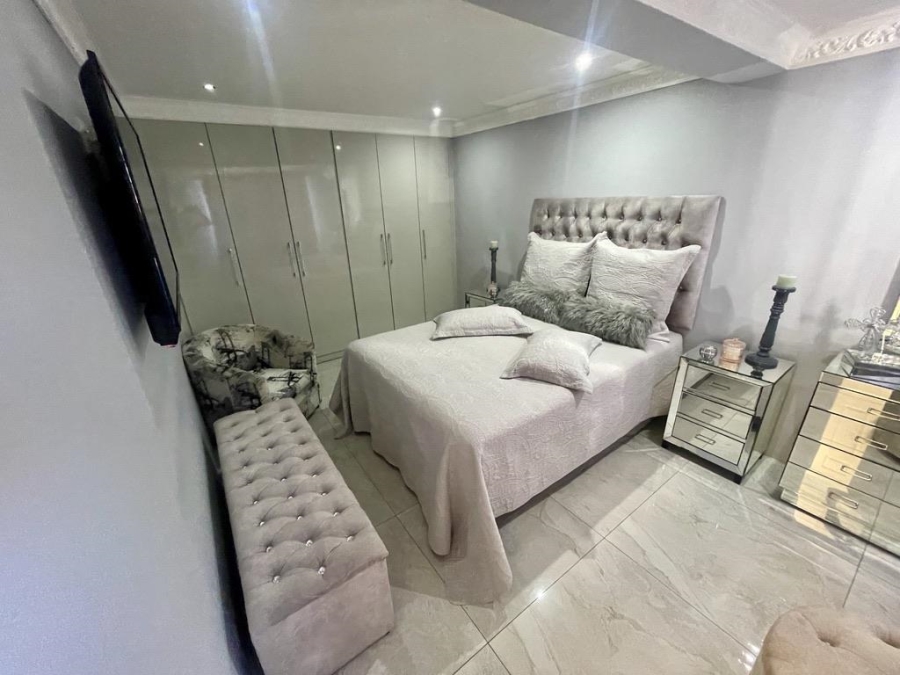 3 Bedroom Property for Sale in La Lucia KwaZulu-Natal
