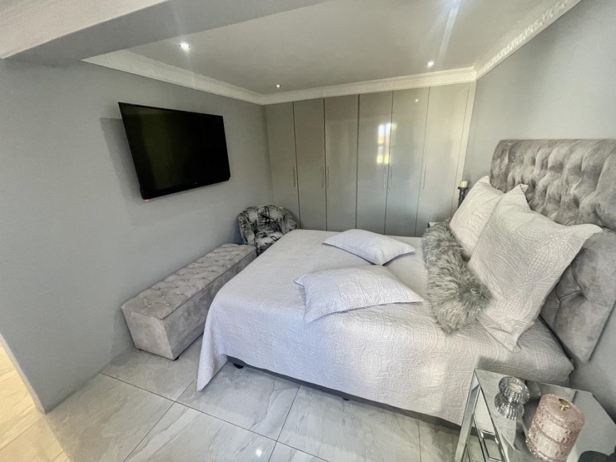 3 Bedroom Property for Sale in La Lucia KwaZulu-Natal