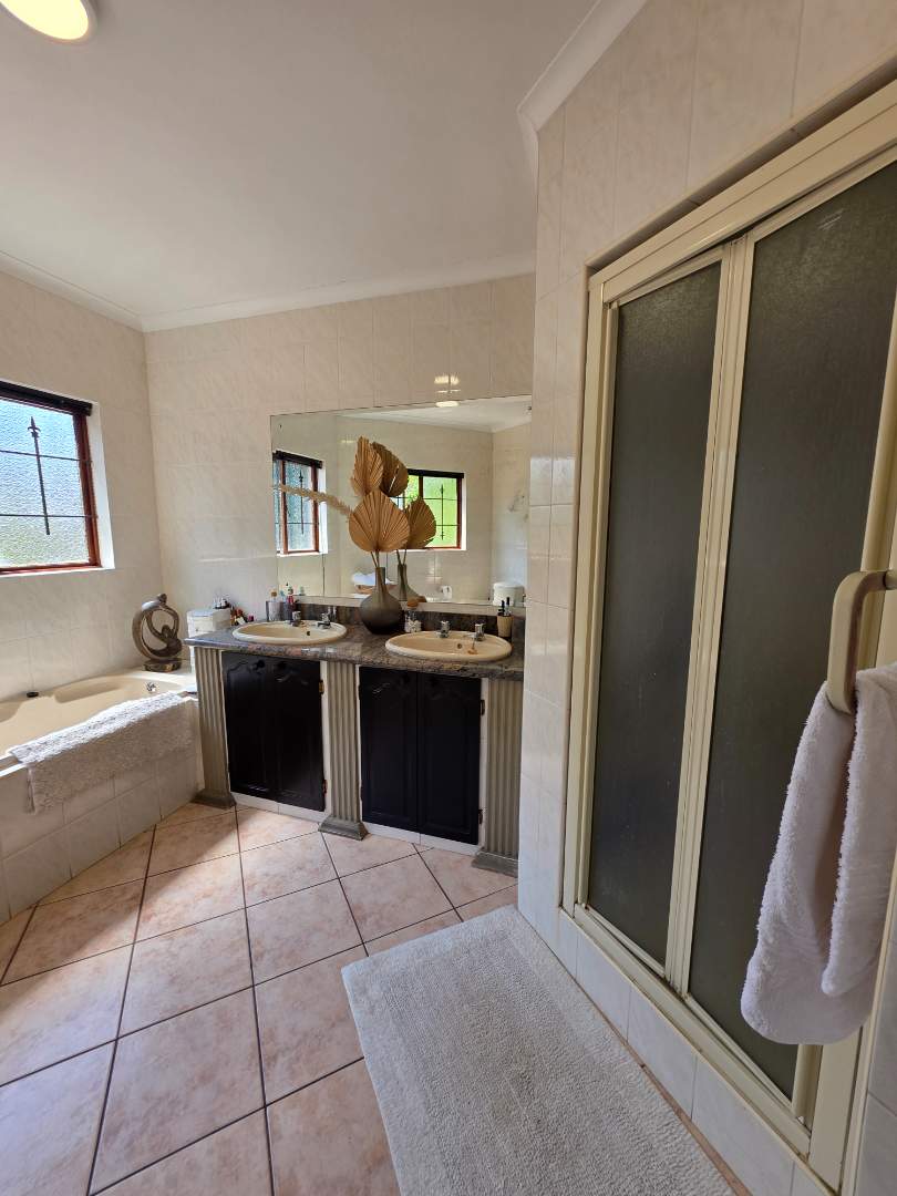 4 Bedroom Property for Sale in Umhlanga KwaZulu-Natal