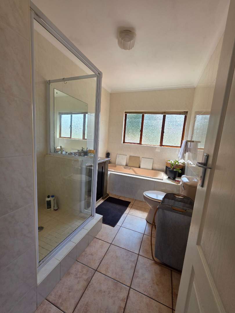4 Bedroom Property for Sale in Umhlanga KwaZulu-Natal