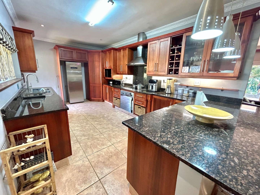 4 Bedroom Property for Sale in Kloof KwaZulu-Natal