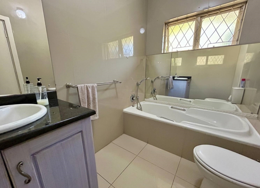 4 Bedroom Property for Sale in Kloof KwaZulu-Natal