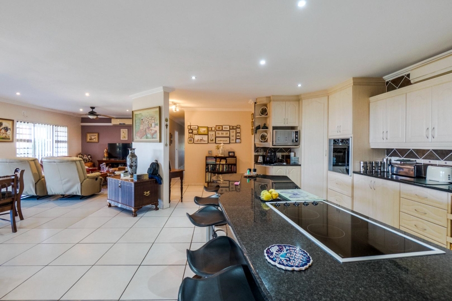 9 Bedroom Property for Sale in Amanzimtoti KwaZulu-Natal