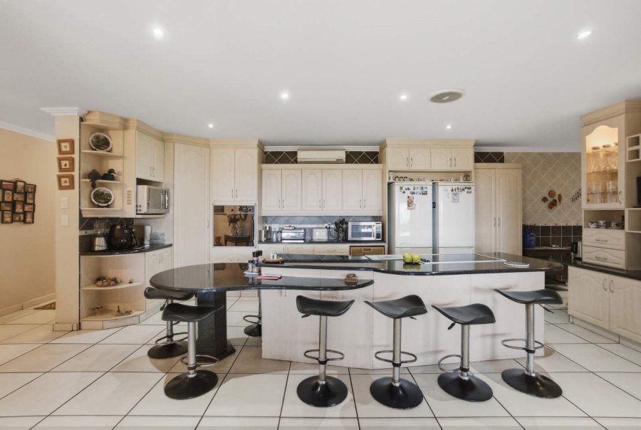 9 Bedroom Property for Sale in Amanzimtoti KwaZulu-Natal