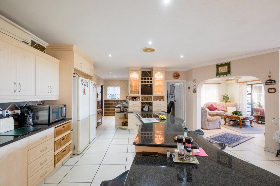 9 Bedroom Property for Sale in Amanzimtoti KwaZulu-Natal