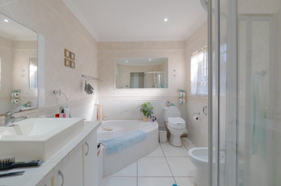 9 Bedroom Property for Sale in Amanzimtoti KwaZulu-Natal