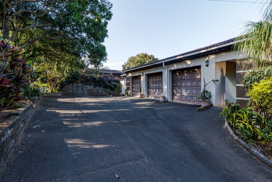 9 Bedroom Property for Sale in Amanzimtoti KwaZulu-Natal