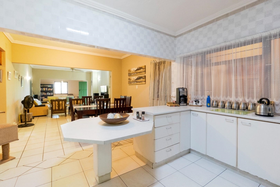 9 Bedroom Property for Sale in Amanzimtoti KwaZulu-Natal