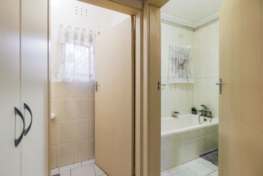 9 Bedroom Property for Sale in Amanzimtoti KwaZulu-Natal