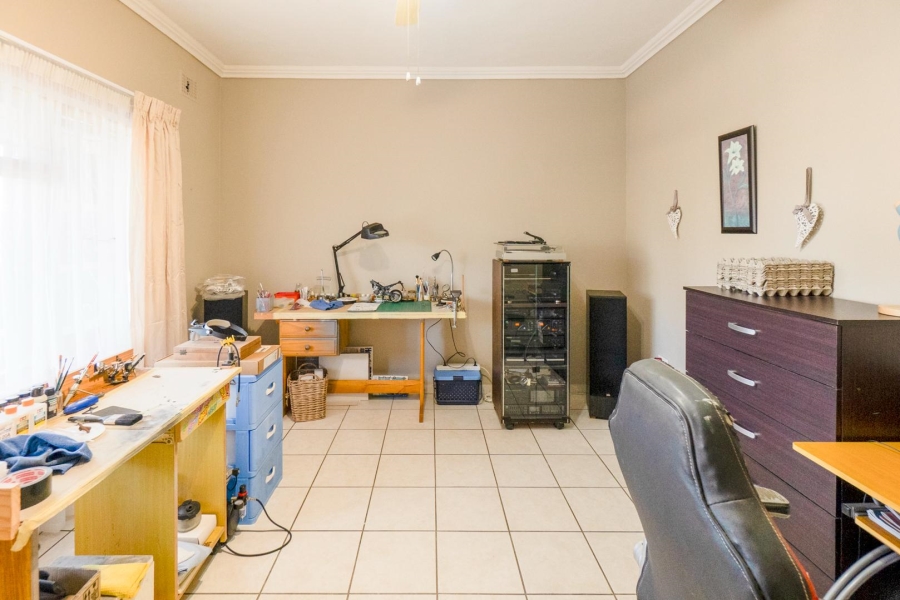 9 Bedroom Property for Sale in Amanzimtoti KwaZulu-Natal