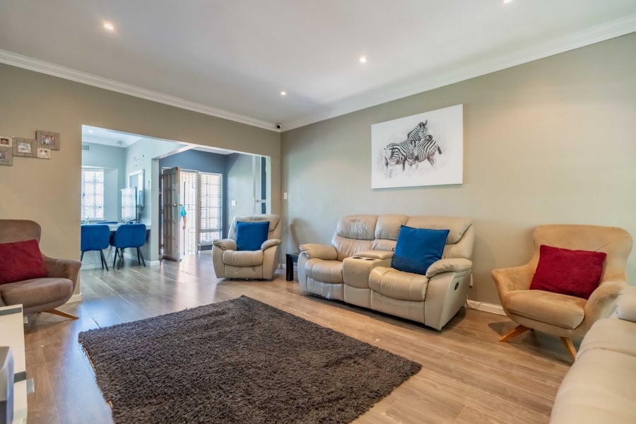4 Bedroom Property for Sale in Kloof KwaZulu-Natal
