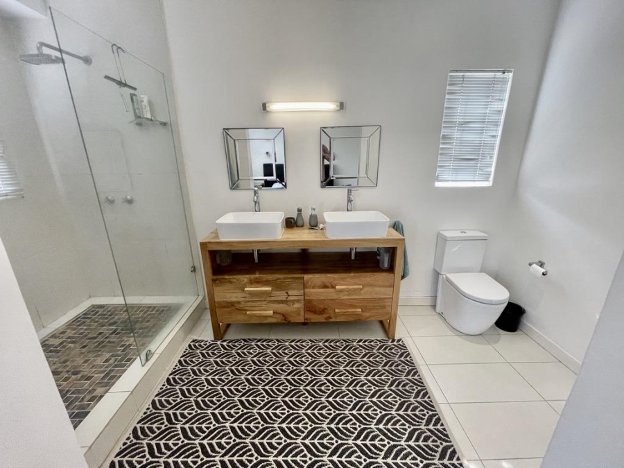 To Let 4 Bedroom Property for Rent in Umhlanga KwaZulu-Natal