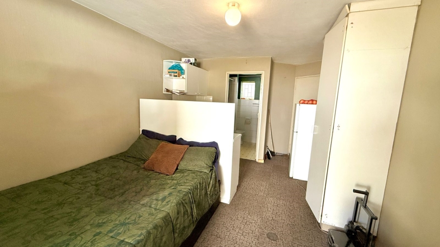 1 Bedroom Property for Sale in Scottsville KwaZulu-Natal