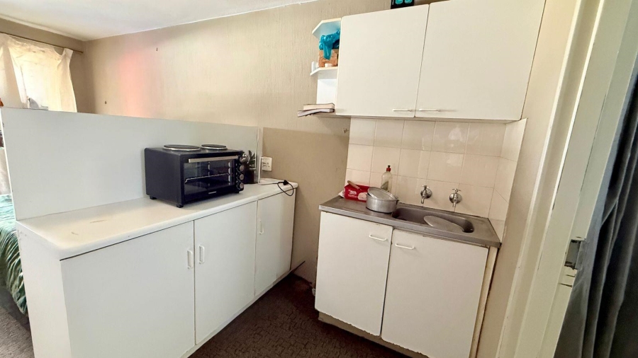 1 Bedroom Property for Sale in Scottsville KwaZulu-Natal