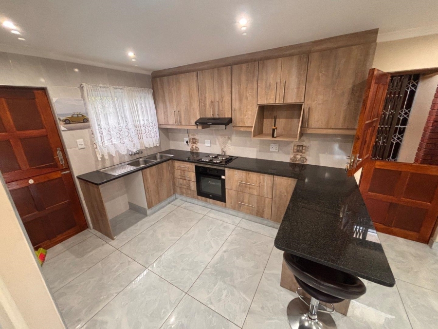 2 Bedroom Property for Sale in Hillcrest KwaZulu-Natal