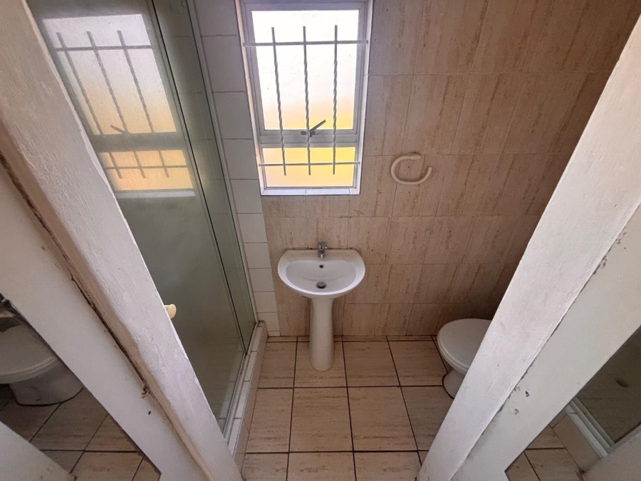 To Let 2 Bedroom Property for Rent in Malvern KwaZulu-Natal