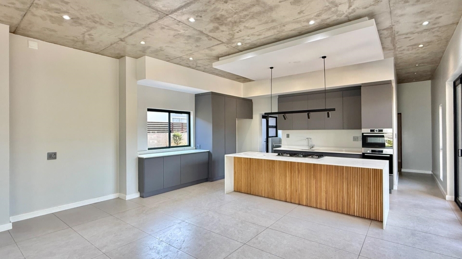 To Let 5 Bedroom Property for Rent in Palm Lakes Estate KwaZulu-Natal