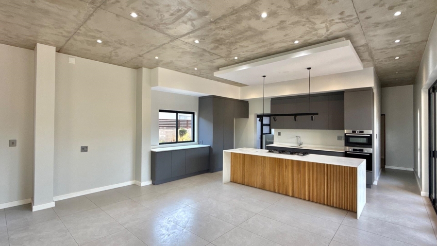 To Let 5 Bedroom Property for Rent in Palm Lakes Estate KwaZulu-Natal