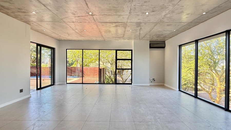 To Let 5 Bedroom Property for Rent in Palm Lakes Estate KwaZulu-Natal