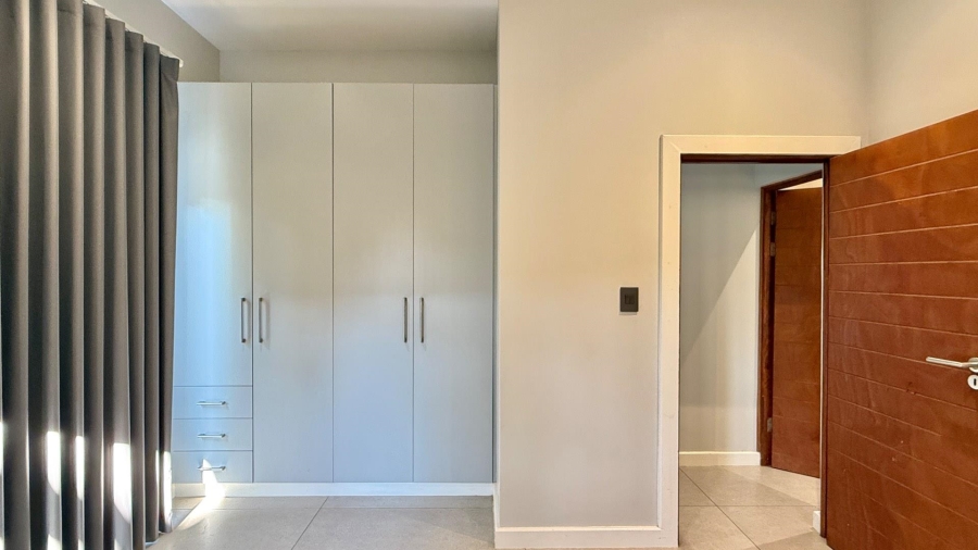 To Let 5 Bedroom Property for Rent in Palm Lakes Estate KwaZulu-Natal
