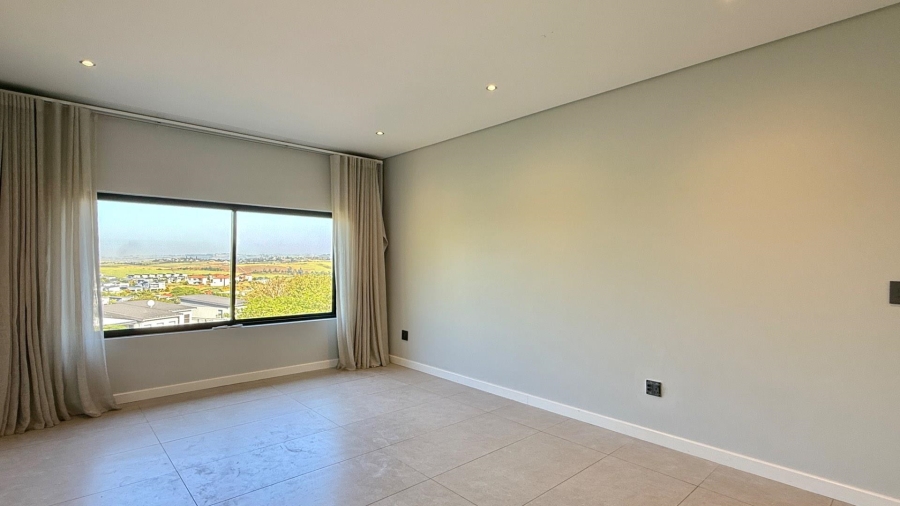 To Let 5 Bedroom Property for Rent in Palm Lakes Estate KwaZulu-Natal