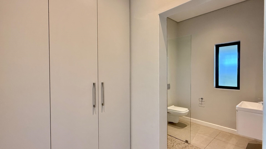 To Let 5 Bedroom Property for Rent in Palm Lakes Estate KwaZulu-Natal