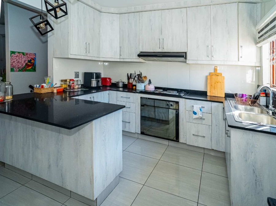 3 Bedroom Property for Sale in Greenwood Park KwaZulu-Natal